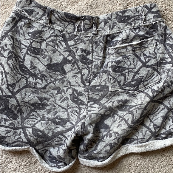 Lilka terry cloth bird print shorts - Picture 6 of 12